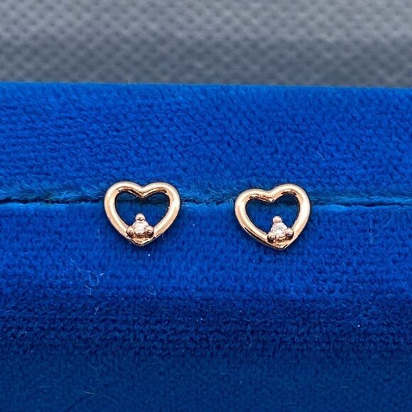 💛 NWOT 18k GP 925 Heart CZ Earrings - Picture 2 of 4
